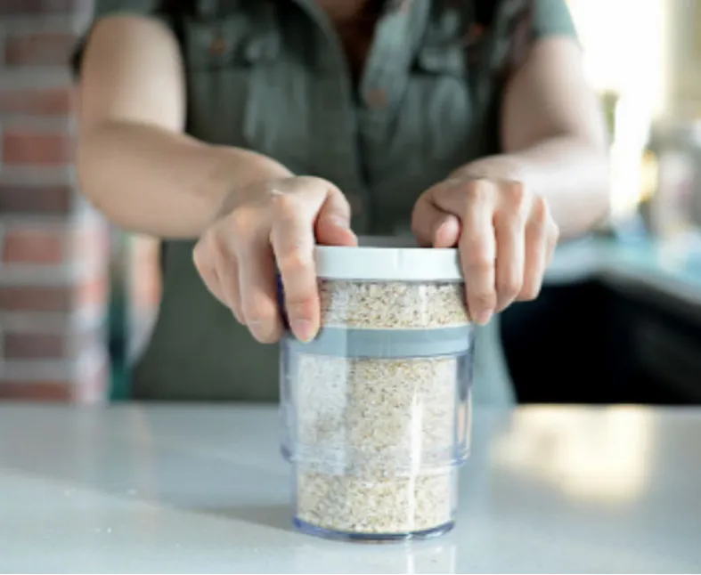 Food vacuum retractable crisper - Transparent