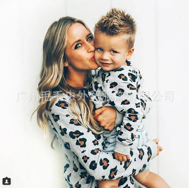 Leopard pattern parent-child sweater