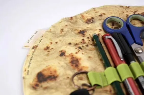 Simulation burritos pencil case – image 4