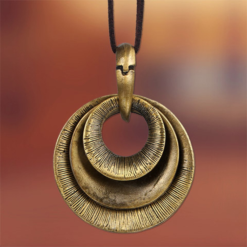 Sweater chain ring pendant