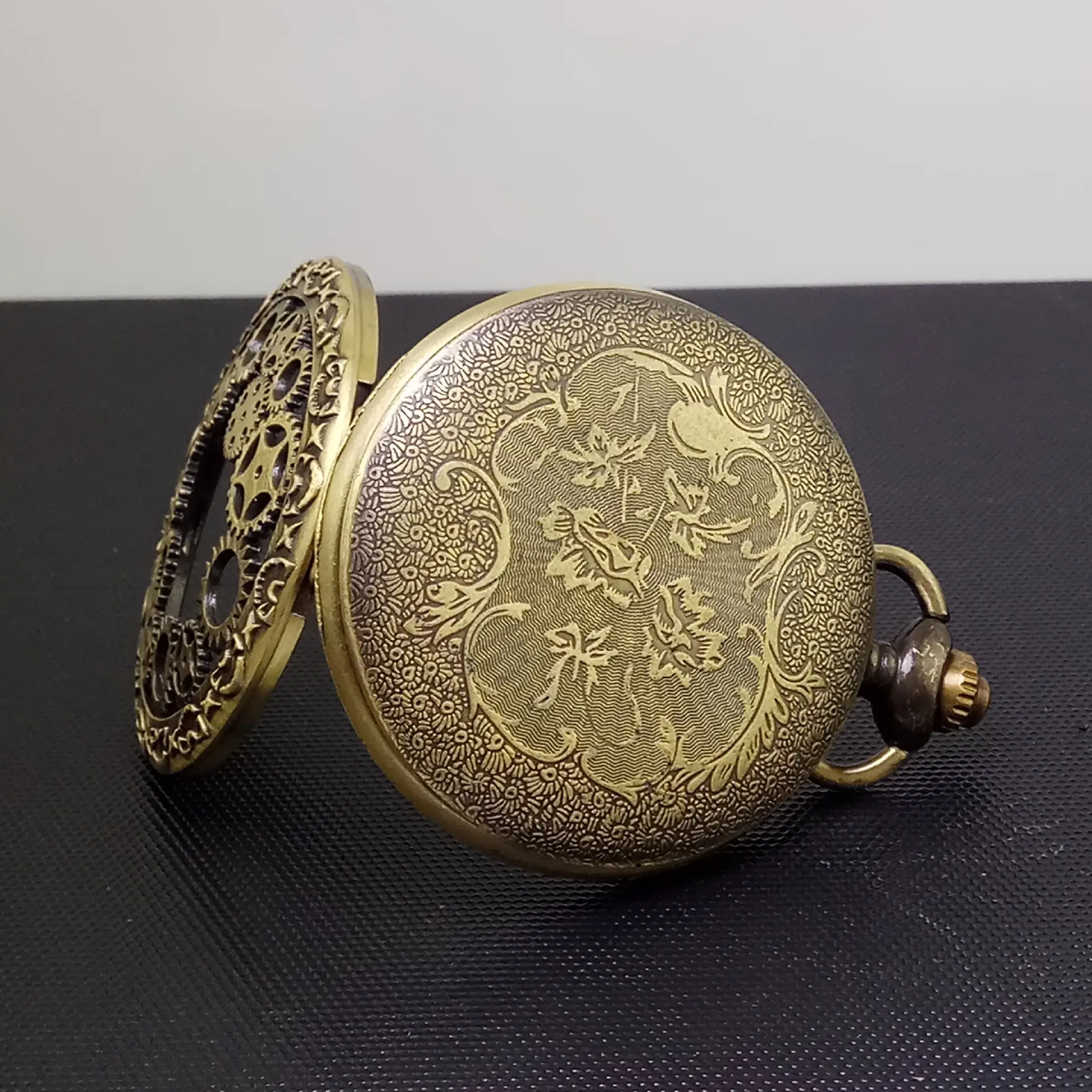 Vintage classic large gear hollow pocket watch