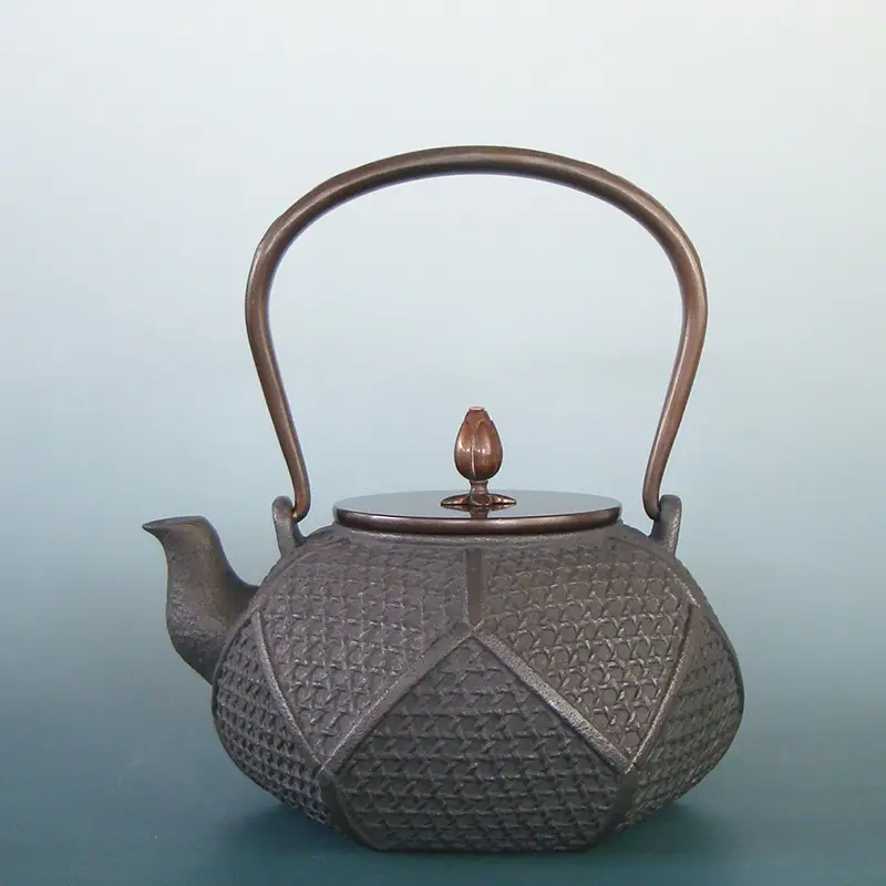 Crafts cast iron pot