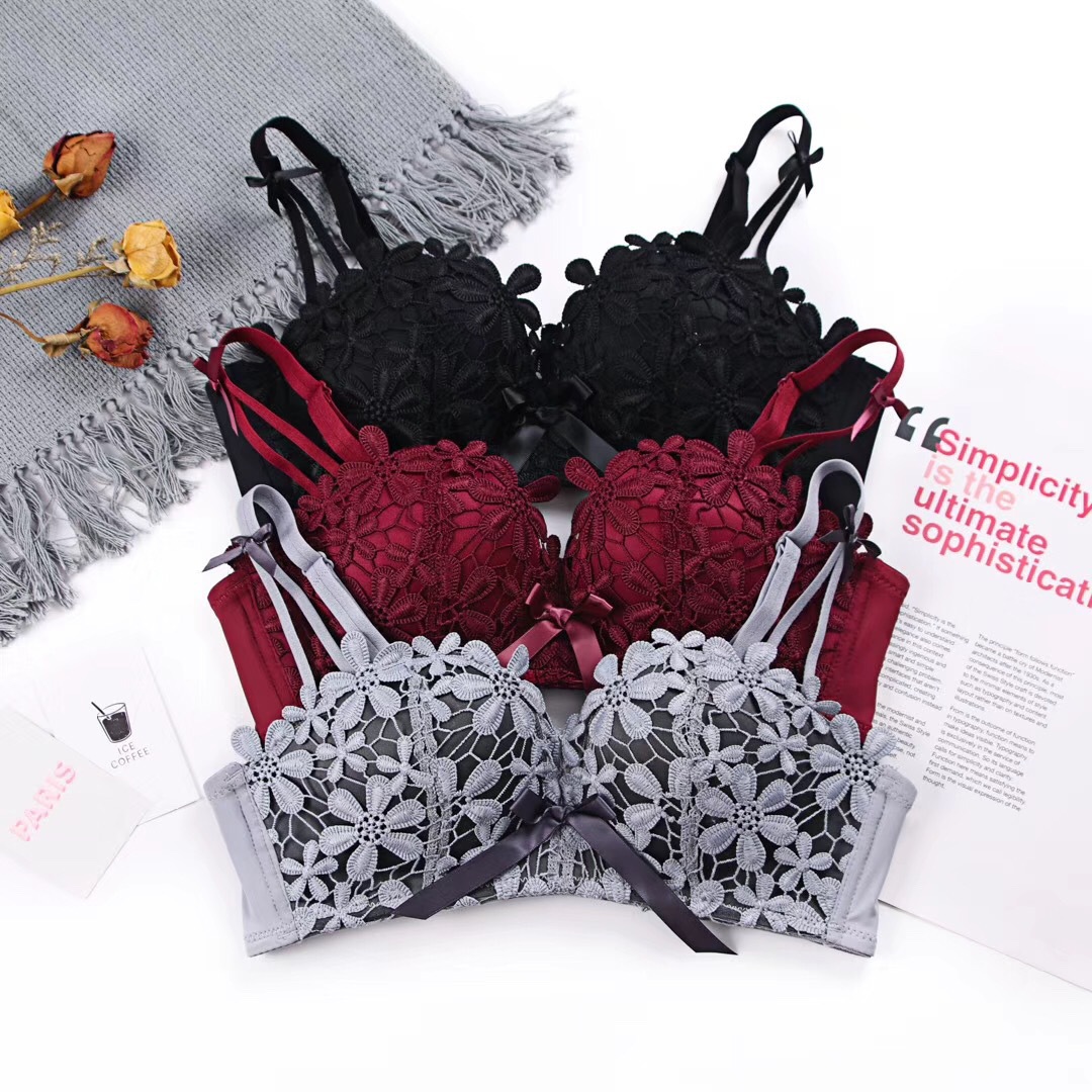 Lace embroidered brassiere bra — image 1