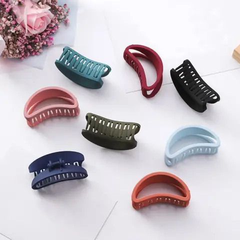Half Scratch Ponytail Clip