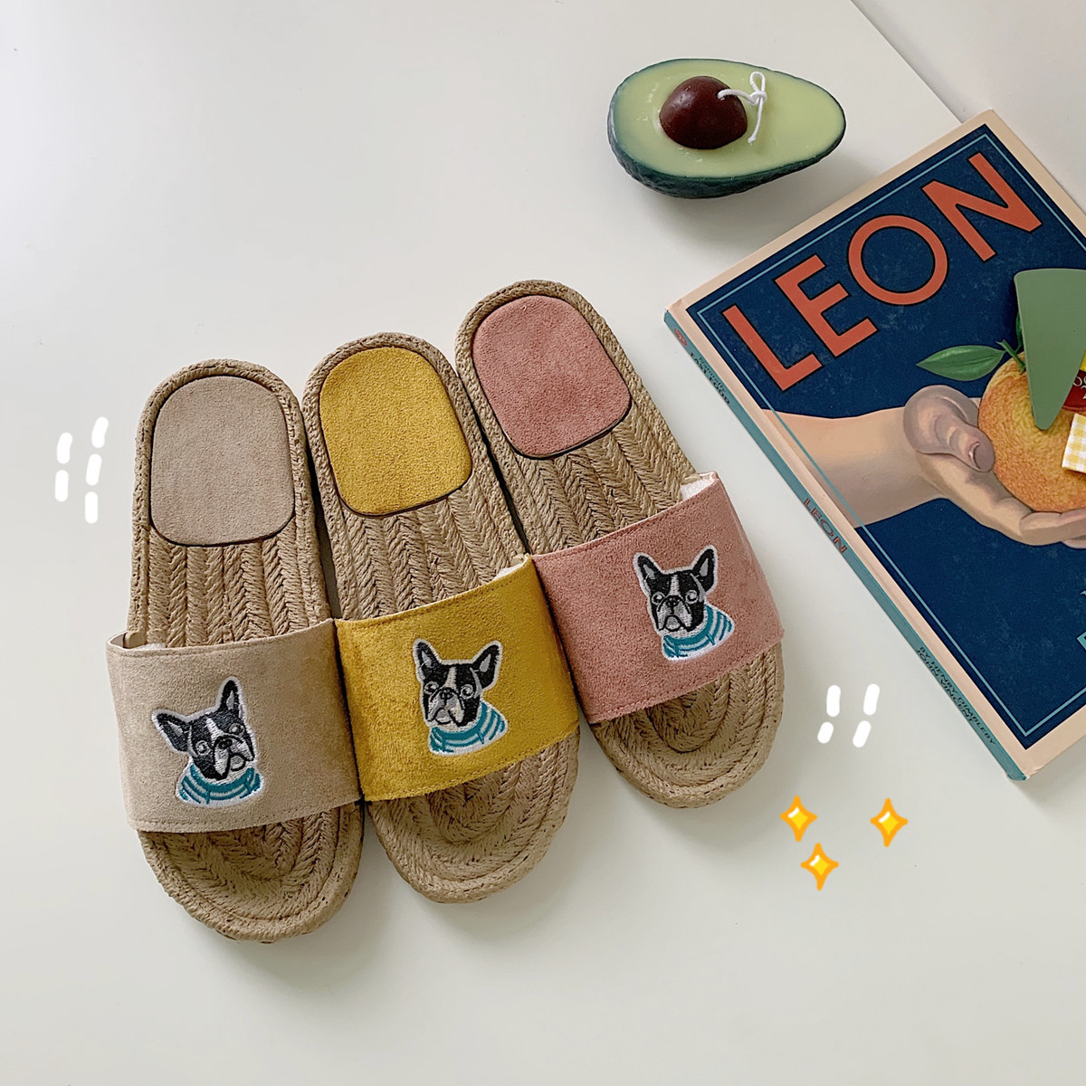 Printed straw slippers