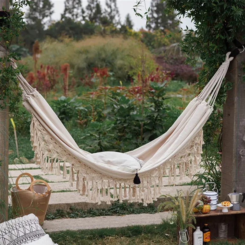 Large 2 Person Hammock Boho Style Brazilian Macrame Fringed Deluxe Double Hammock Net Swing Chair Indoor Hanging Swing - White