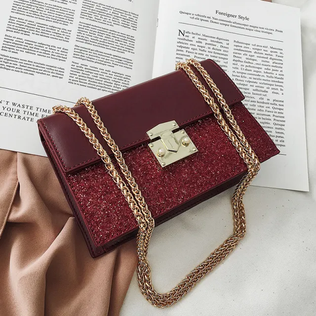 Chain shoulder messenger small square bag Red - Shop at LoveMi