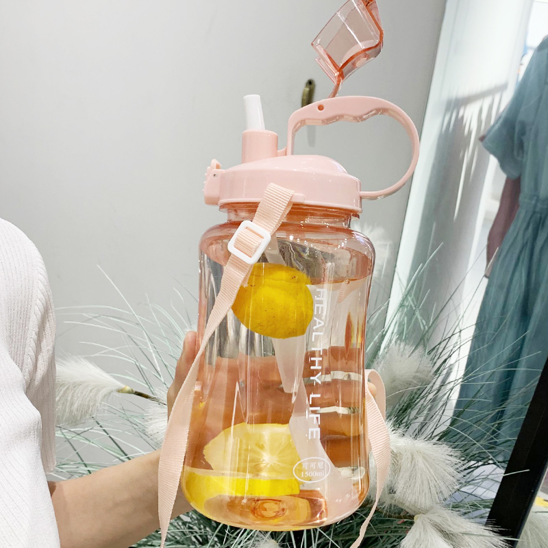 Large capacity portable plastic sports bottle