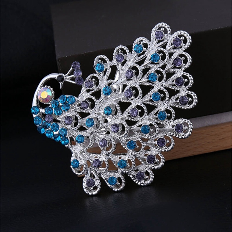 Title 1, Peacock diamond corsage Dazzling elegance for s...