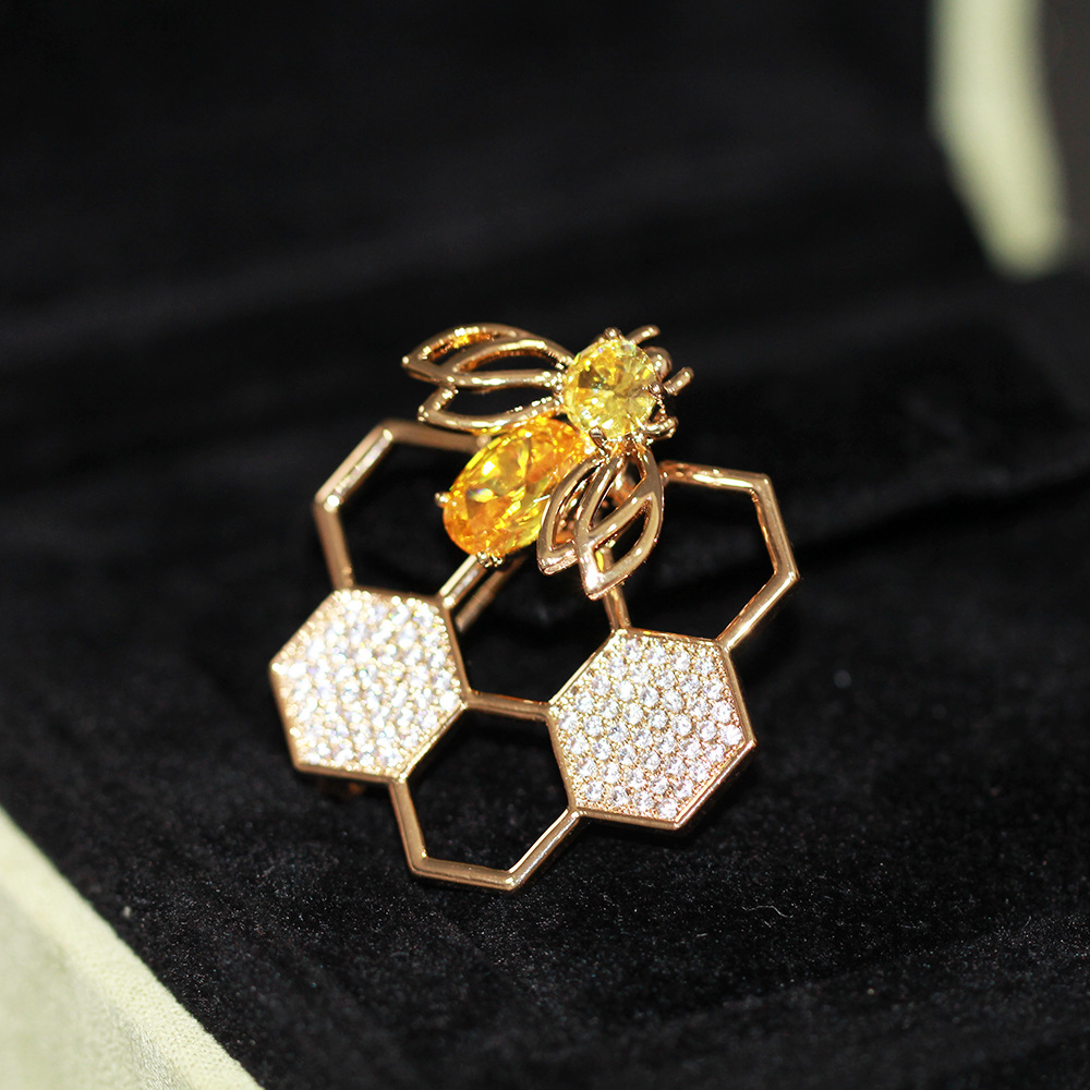 Geometric Honeycomb Diamond Rotatable Bee Brooch