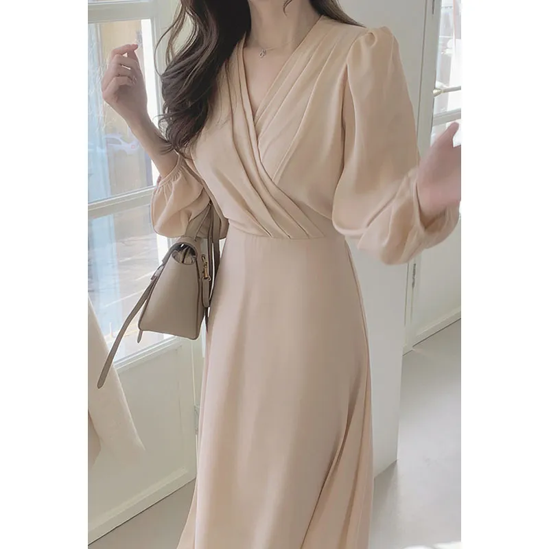 Elegant French Pleated Cross V-neck Waist Slim Dress - Model Color