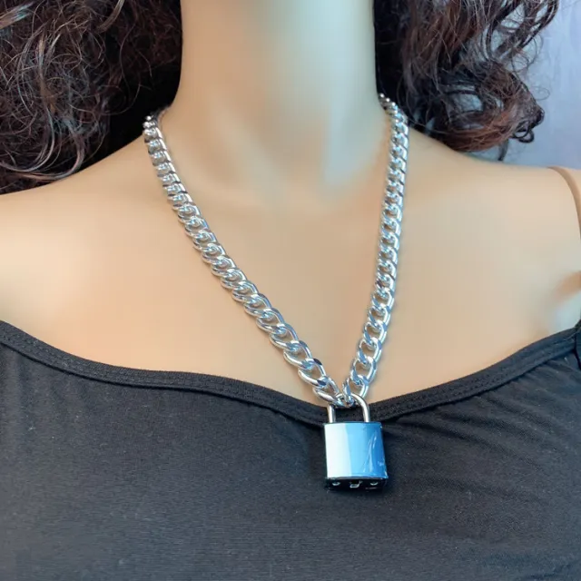 Chain Lock Pendant Silver - Shop at LoveMi