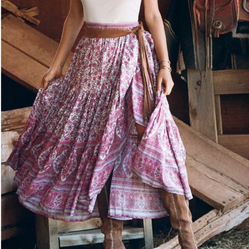 Printed hem lace skirt