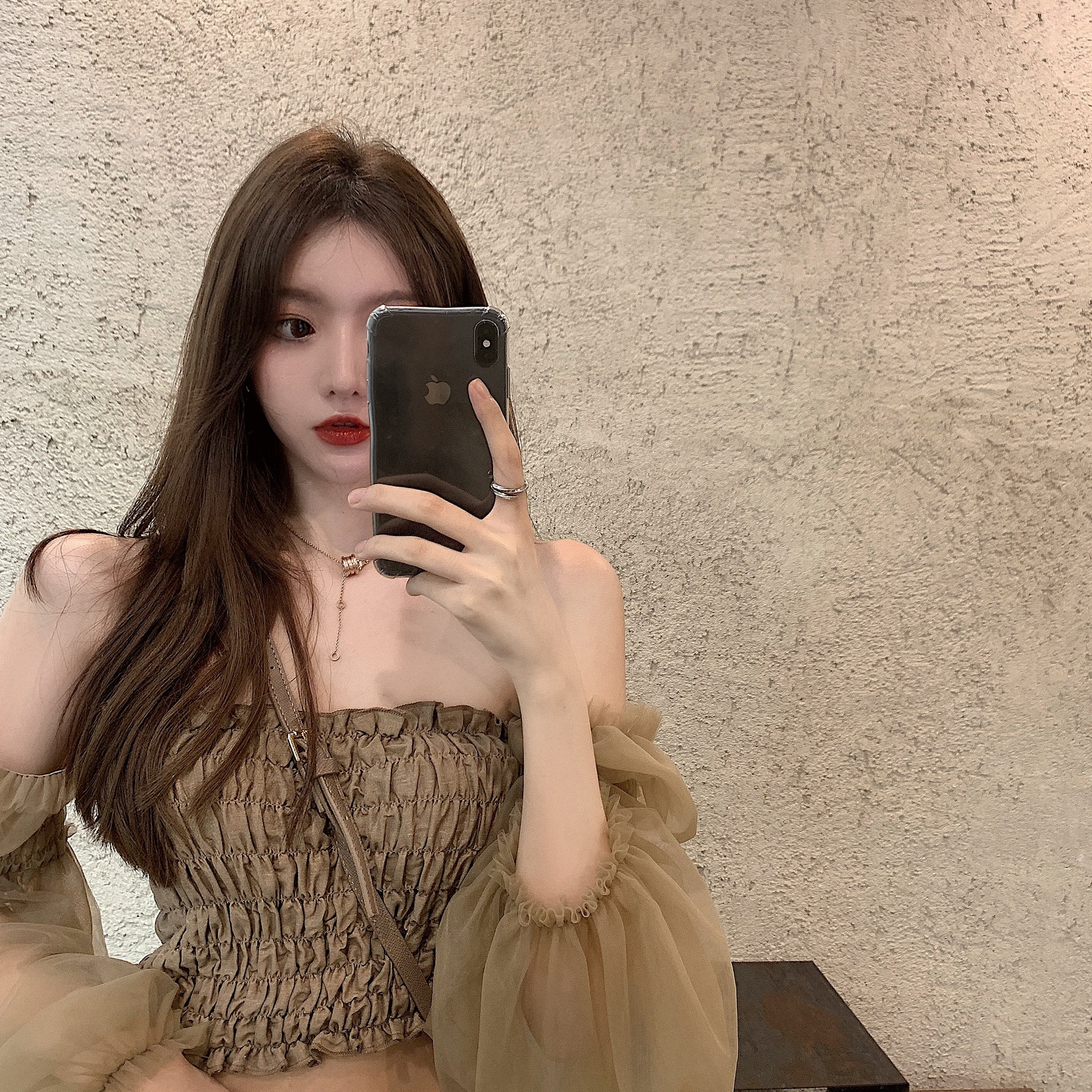 Off shoulder lace long sleeve slim fit short navel shirt