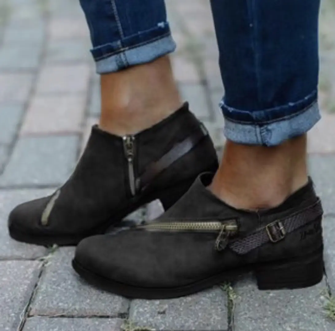 Zipper mid-heel short boots