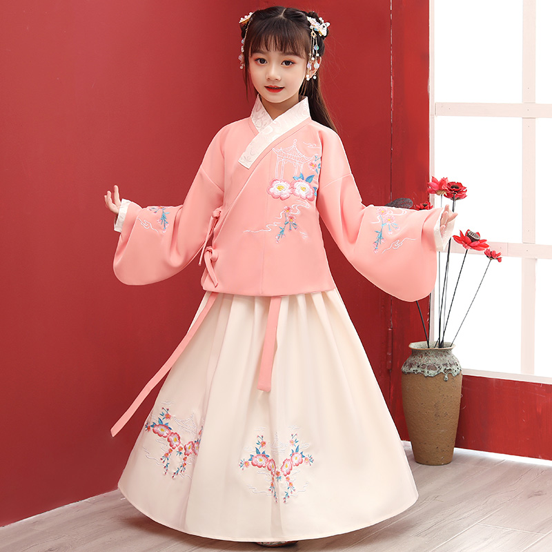 ملابس فتيات الهانفو التقليدية القديمة