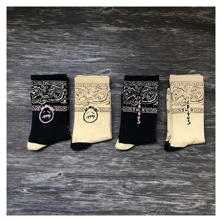 Cashew flower letter expression cotton sports socks