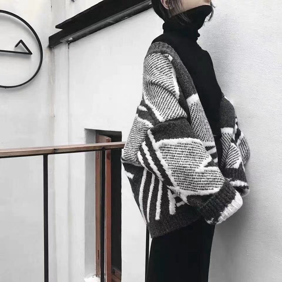 Colorblock striped V-neck knitted cardigan