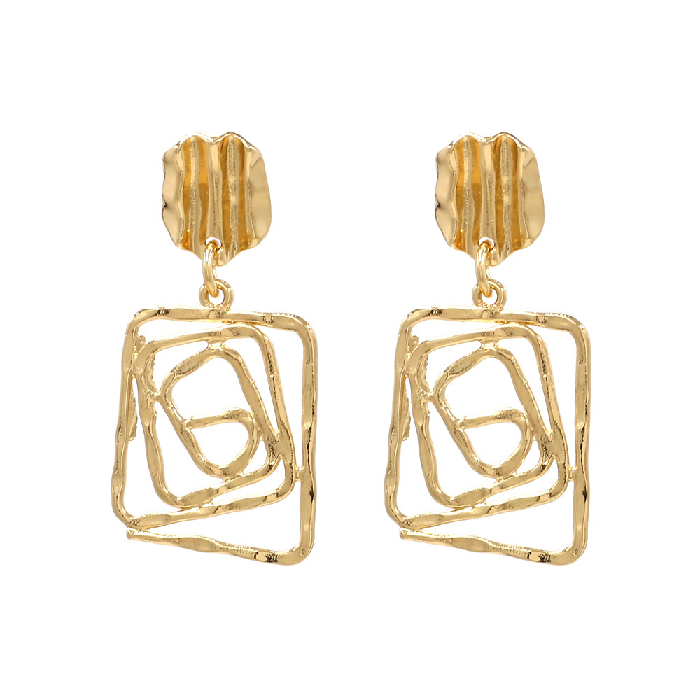 Geometric metal pendant earrings