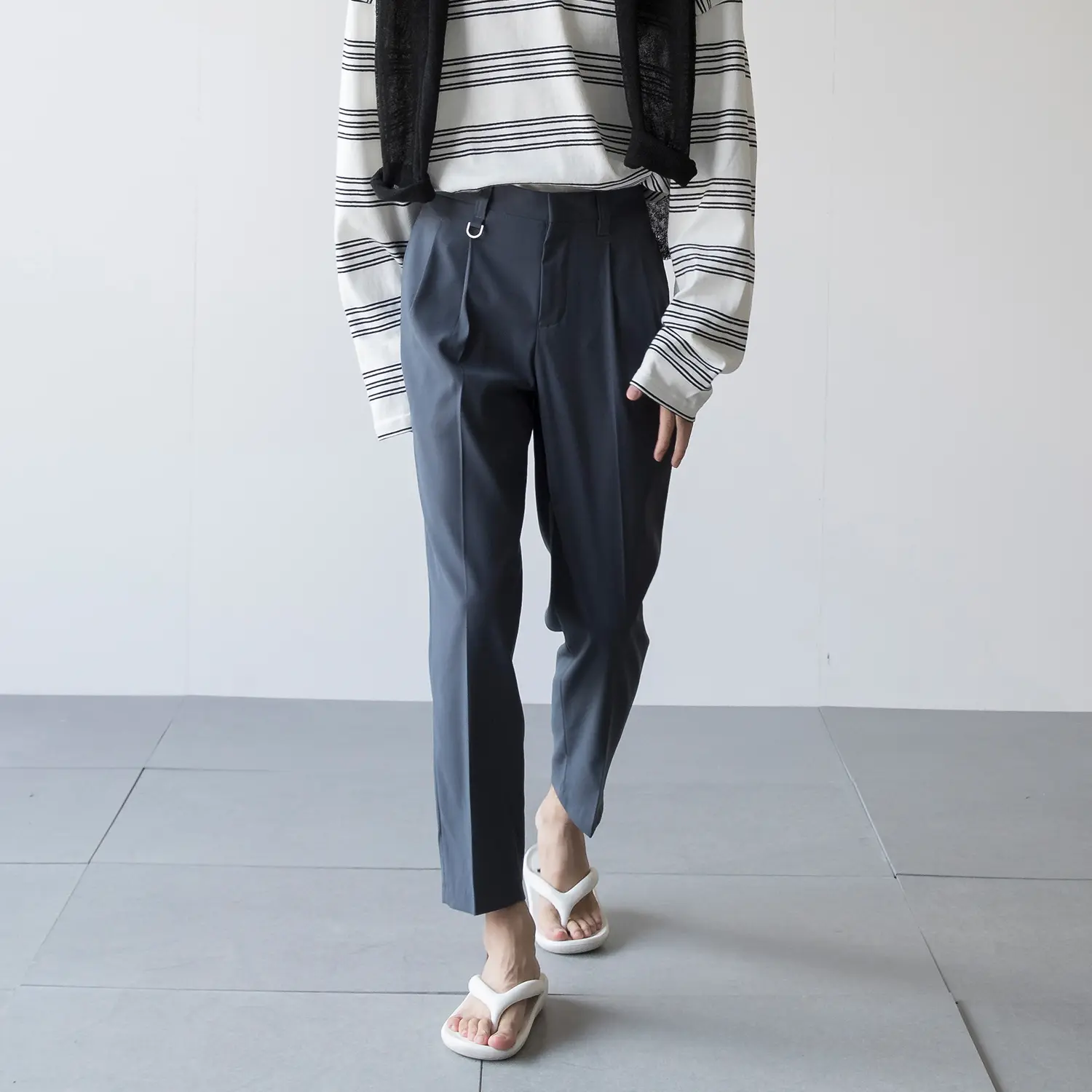 Loose trousers
