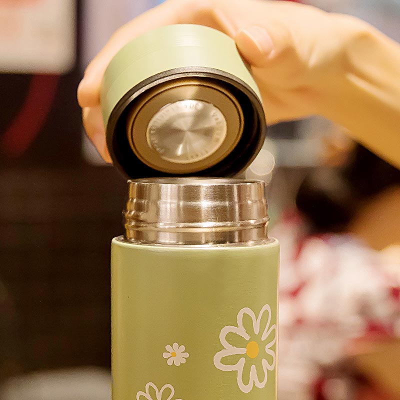 Portable drop proof water cup