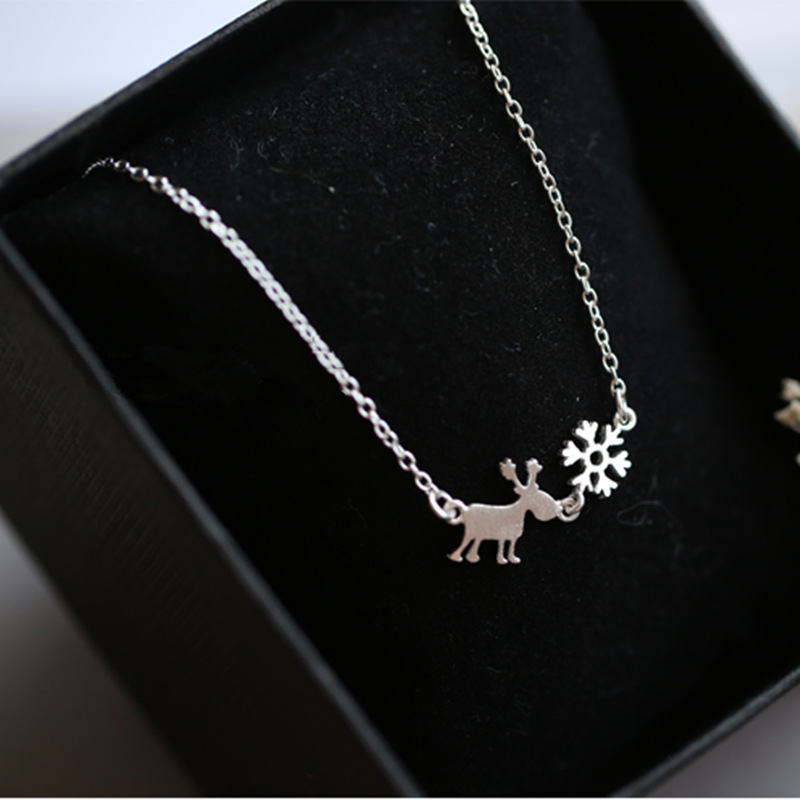 Deer Snowflake Pendant Clavicle Chain