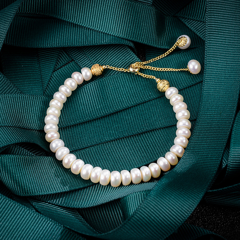 European And American Vintage Classic Metal Pearl Bracelet