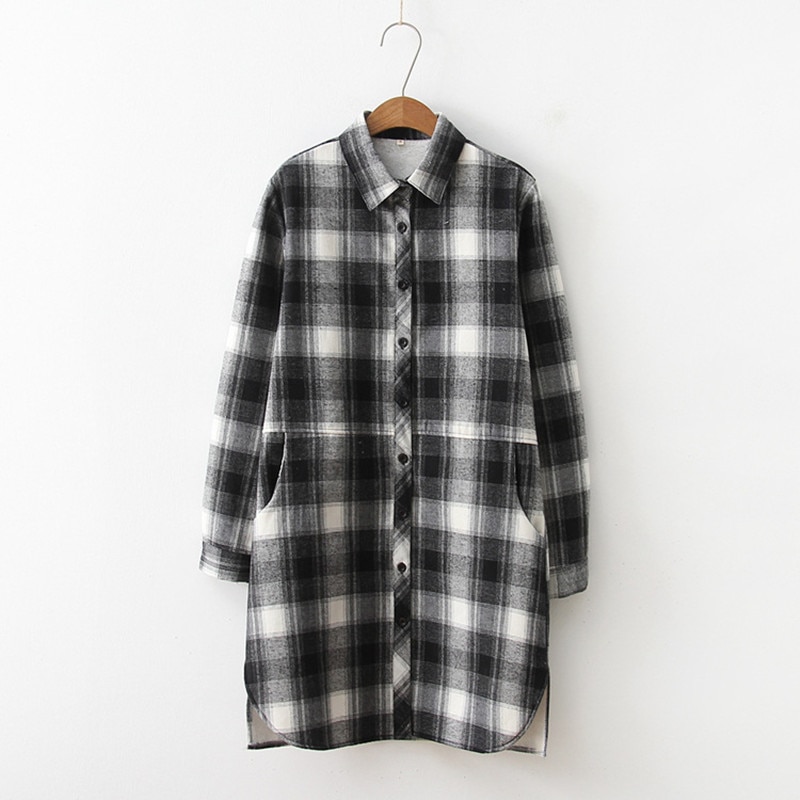Women's mid-length plaid shirt