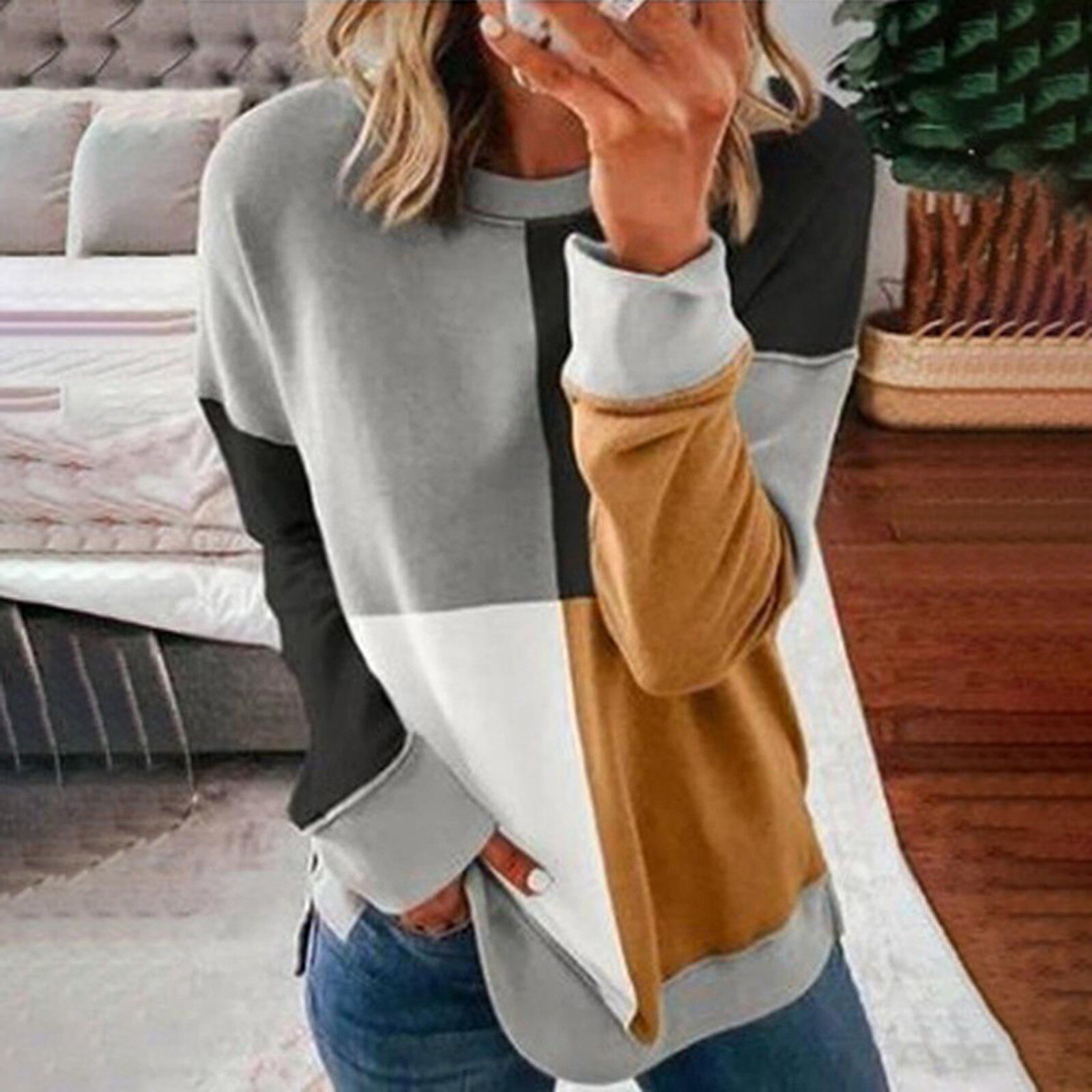 Round neck multicolor color block sweater