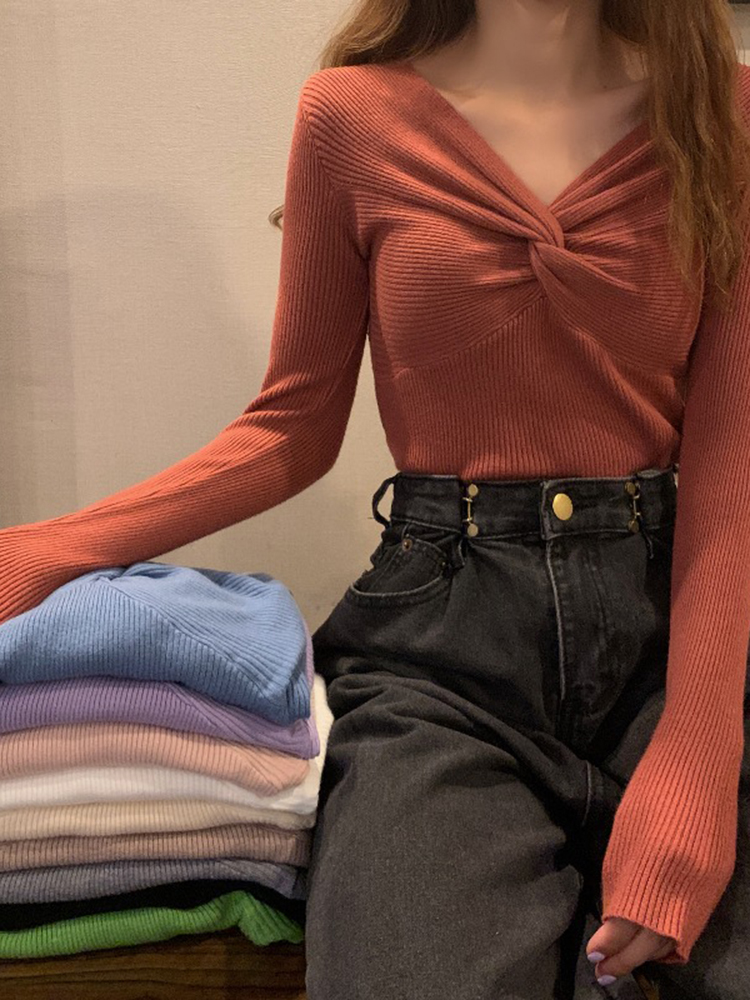 Long sleeve v-neck knitted bottoming shirt