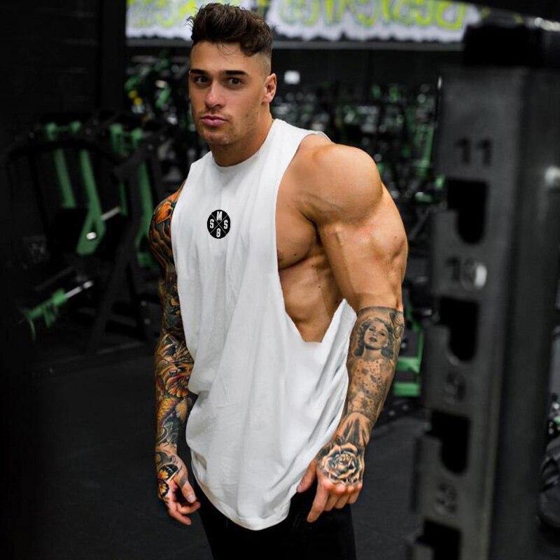 Men's side dug large slit sleeveless fitness vest