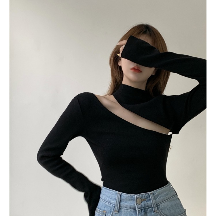 Real shot hollowed out sweater women''s autumn thin style with underlay and exposed collar bone top