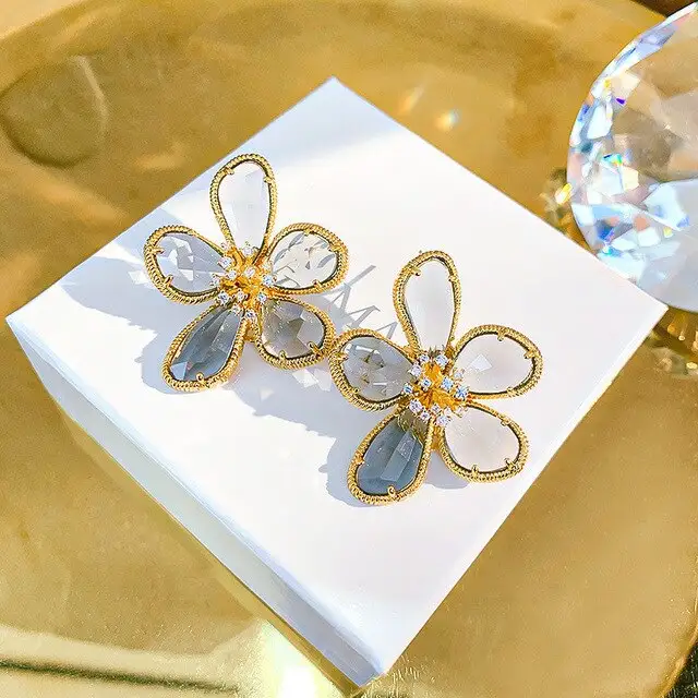 Exaggerated temperament crystal flower earrings