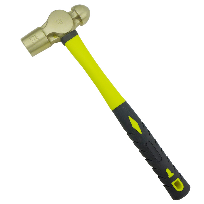 Hammer with brass handle (0.5p)