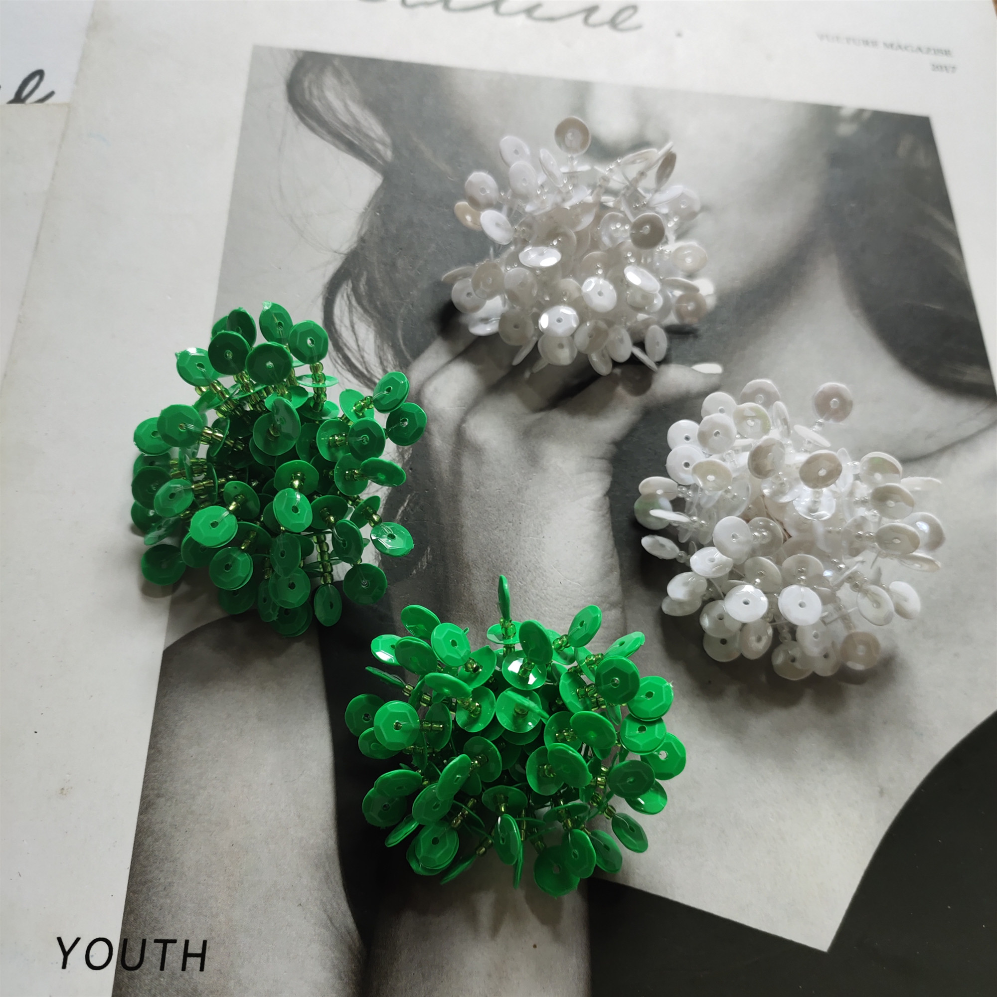 Exaggerated Atmosphere Beaded Piece Round Ear Needle New