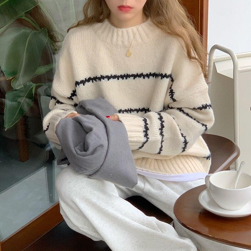 Retro Striped Round Neck Pullover Sweater