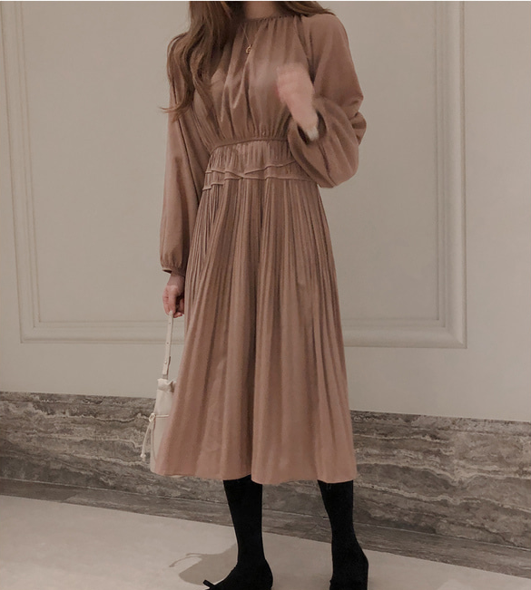 Gentle And Lightly Cooked Street Fried Pleated Dress