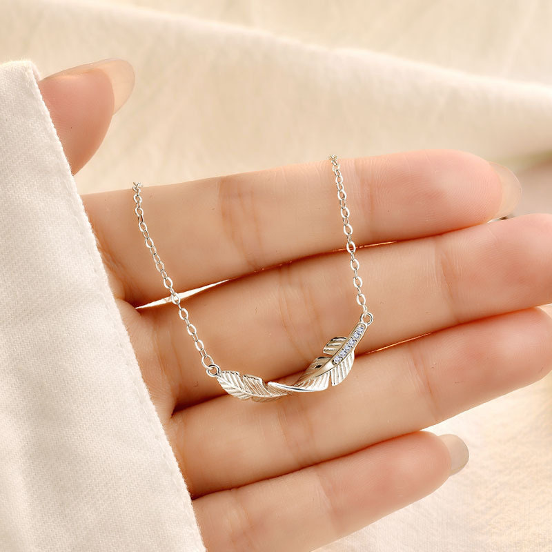 Leaf Personality Trend Simple And Generous Jewelry Feather Necklace