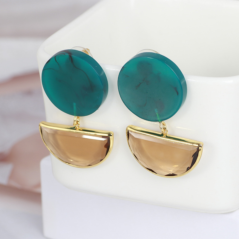 Dark Green Resin Inlaid Semicircular Zircon Earrings