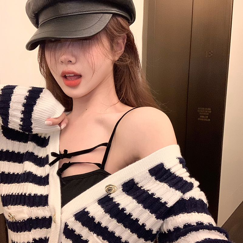 Contrasting Gold Stripes Short Knitted Cardigan