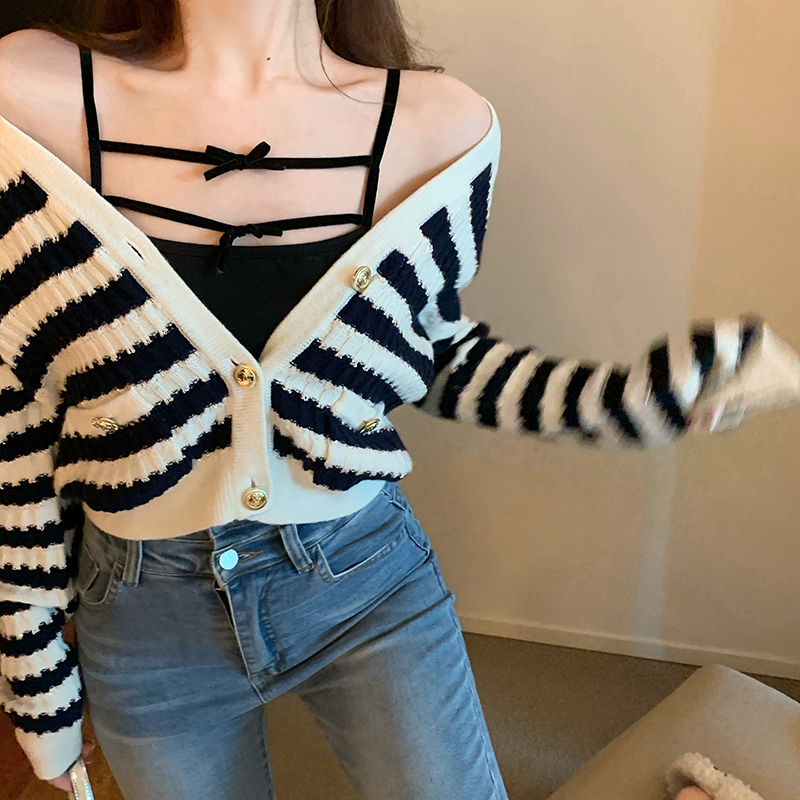 Title 1, Contrasting Gold Stripes Short Knitted Cardigan