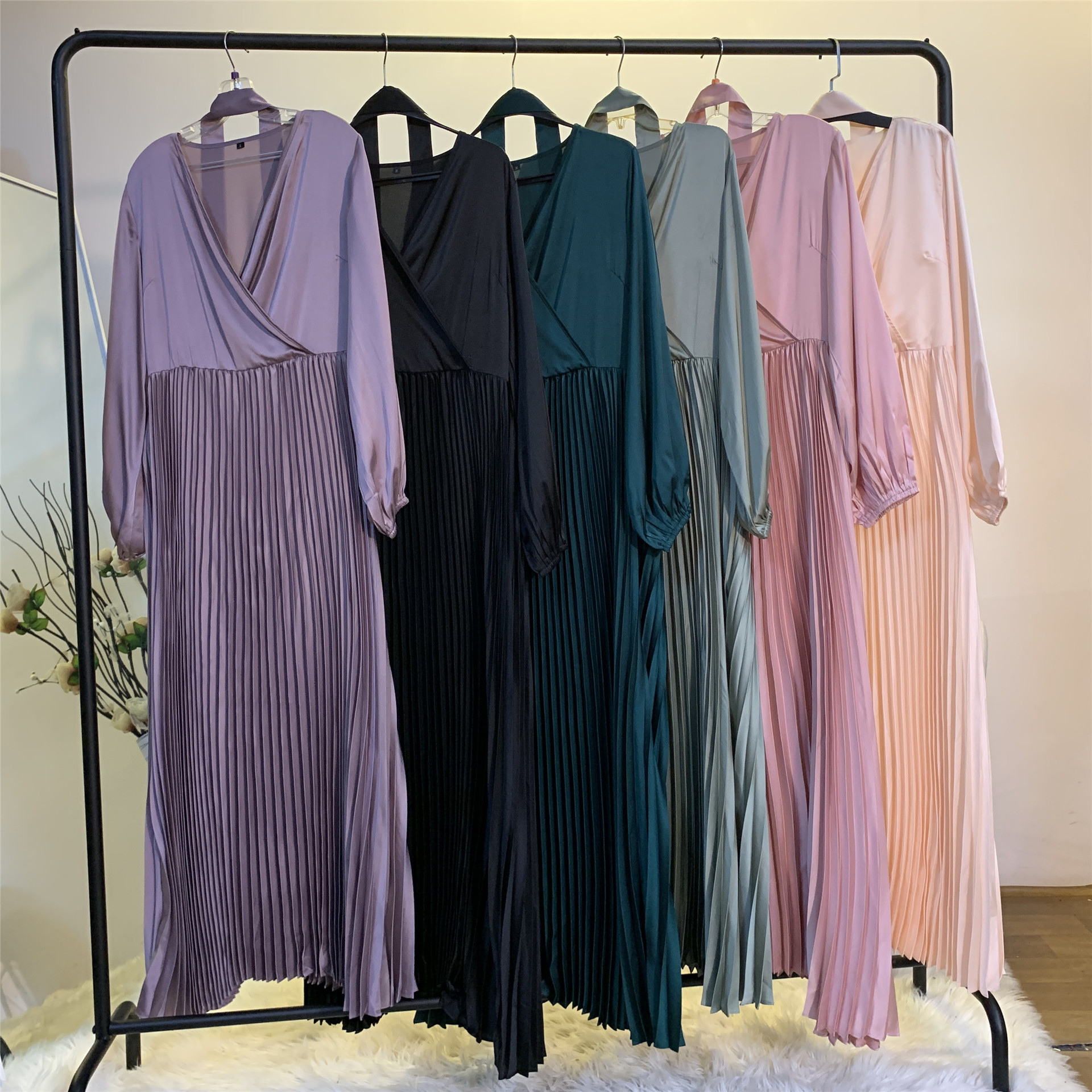 Fashion V Neck Stitching Pleated Large Skirt Dress