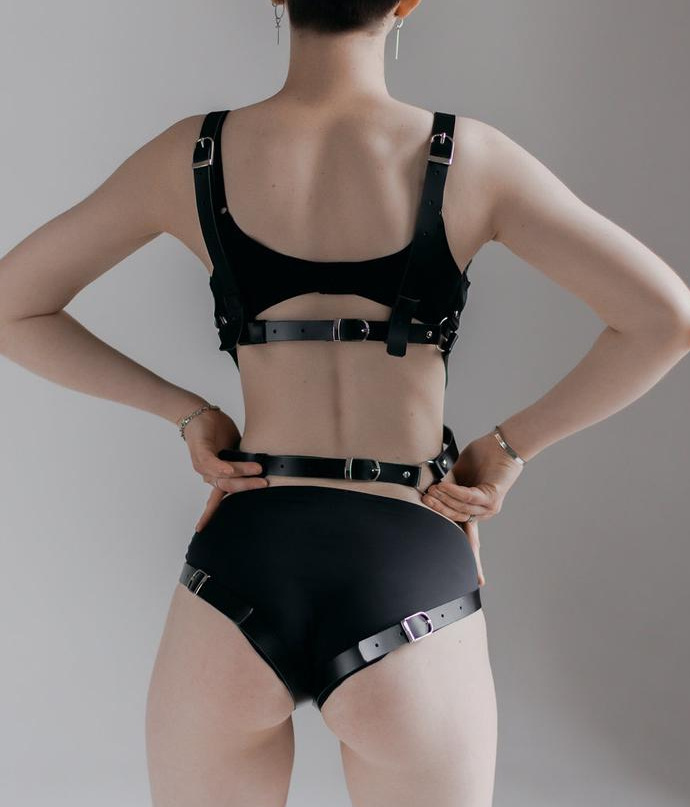 Title 1, Leather One-Piece Belt Waist Chain