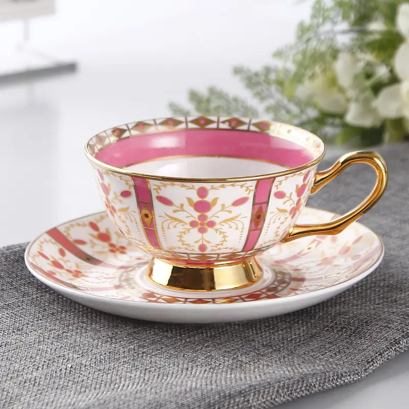 European Small Luxury Coffee Cup Set Bone China Tea Set Ceramic English Phnom Penh Black Tea Cup Flower Tea Cup