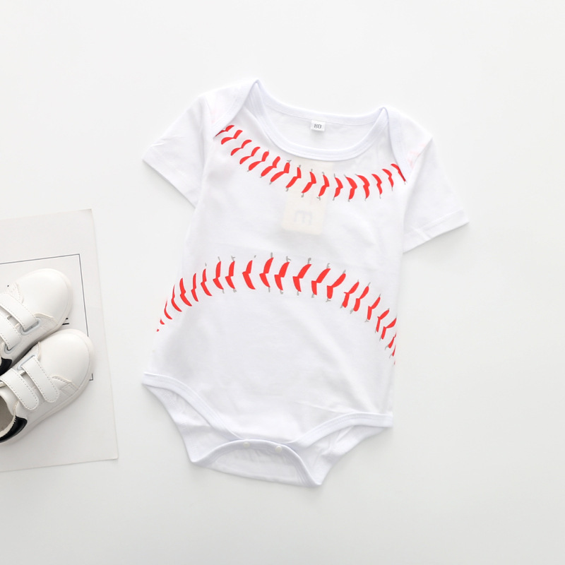 بذلة مثلثية قطنية بطبعة كرة القدم وأكمام قصيرة