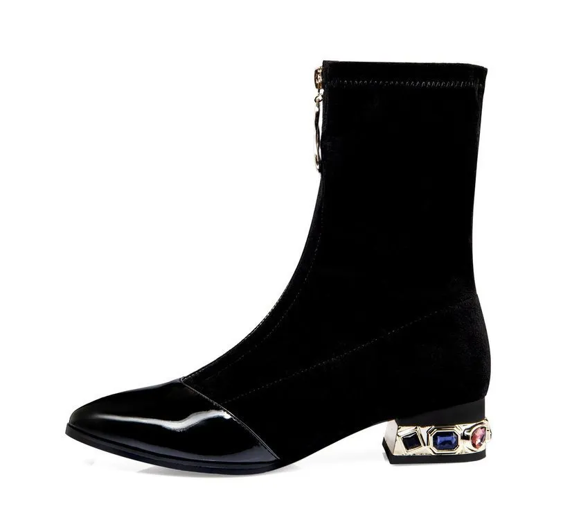 Simple Casual Women's Boots With Pointed Zipper - Black