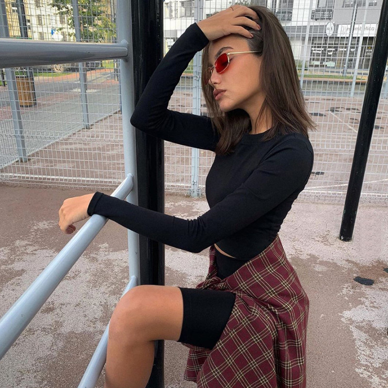 Retro And Old Personality Simple Bottoming Shirt