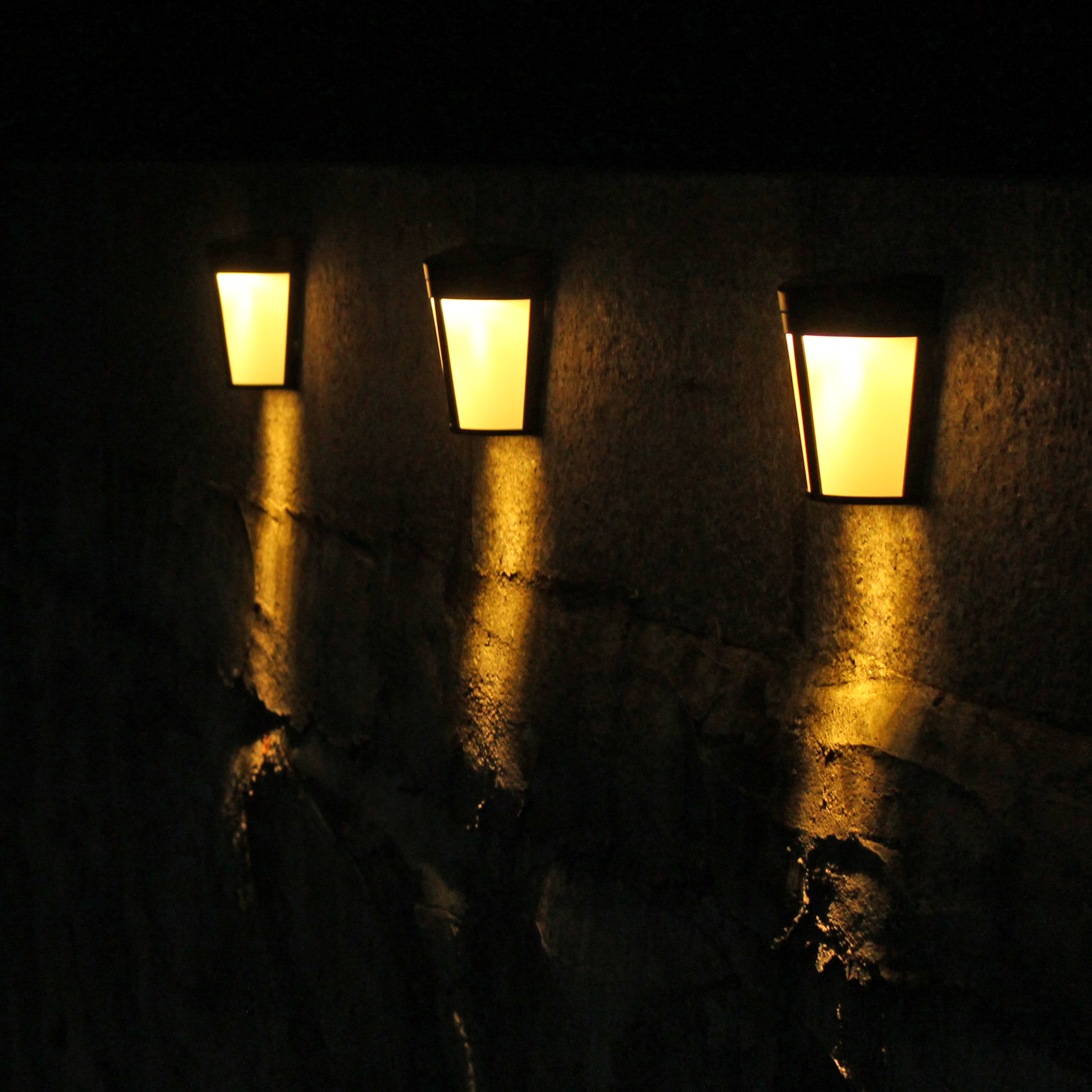 Solar Wall Light 6led Outdoor Garden Courtyard Fence Light Control Decorative Landscape Light — foto 2