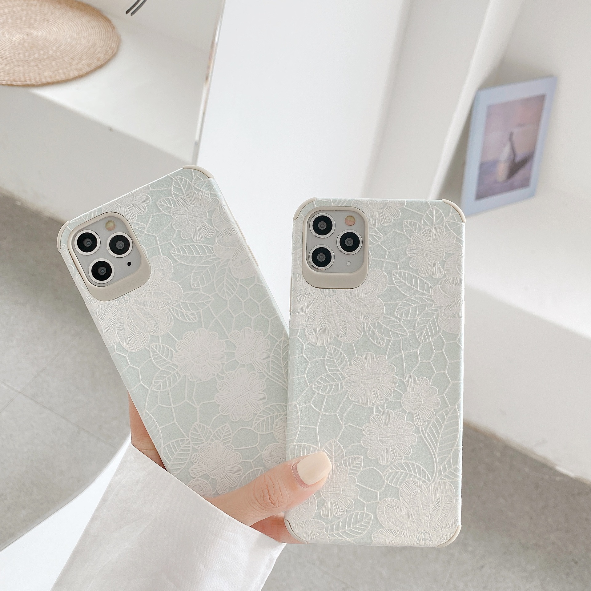 Compatible with Apple , Suitable For Skin Embossed Lace Flower Protective Cover