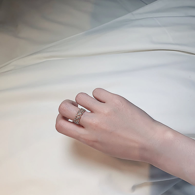 Simple Cold Wind Mesh Hollow Micro Inlaid Zircon Ring